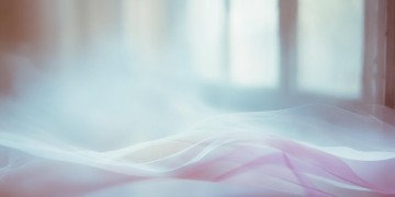 我不经意轻轻呀究竟是什么歌？